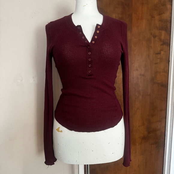 Free People Intimately Burgundy Henley Waffle Top Long Sleeve - Picture 1 of 5